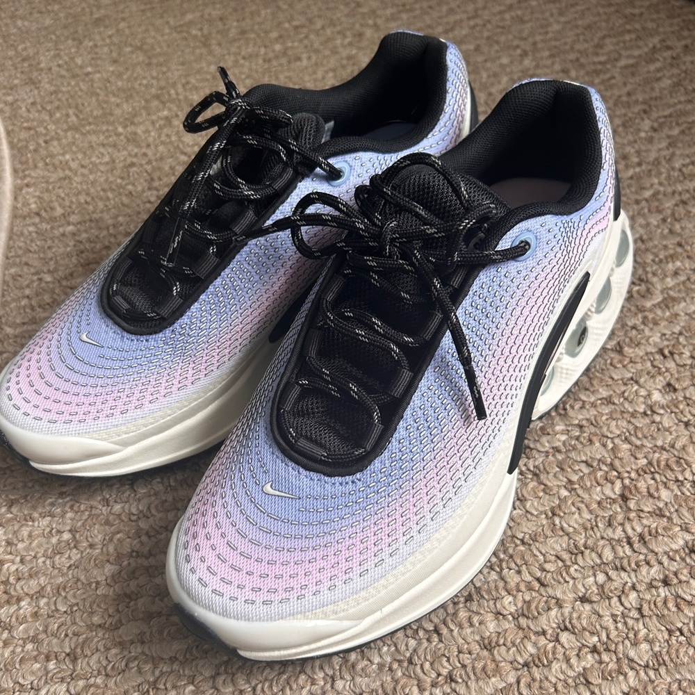 Brand new women’s Nike air max dn premium 6 size 8 sneakers tennis shoes